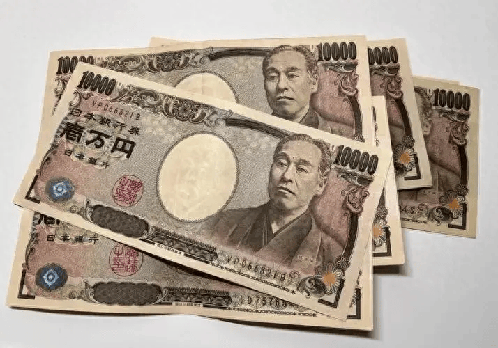 心甘情愿被收割？日元兑换美元再突破底线，岸田文雄任由事态发展