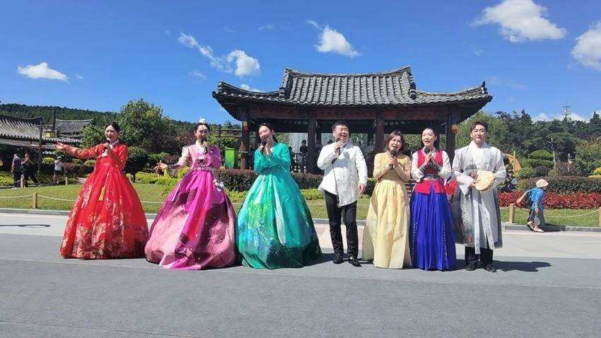 【喜迎州庆•乐游延边】“中华民族一家亲 大美延边欢迎您”快闪演出精彩开演