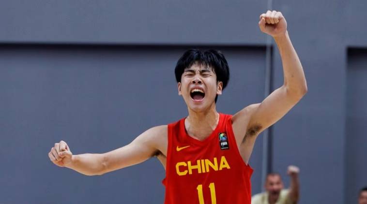 中国U18男篮力克塞尔维亚U18 张博源24分7板3助