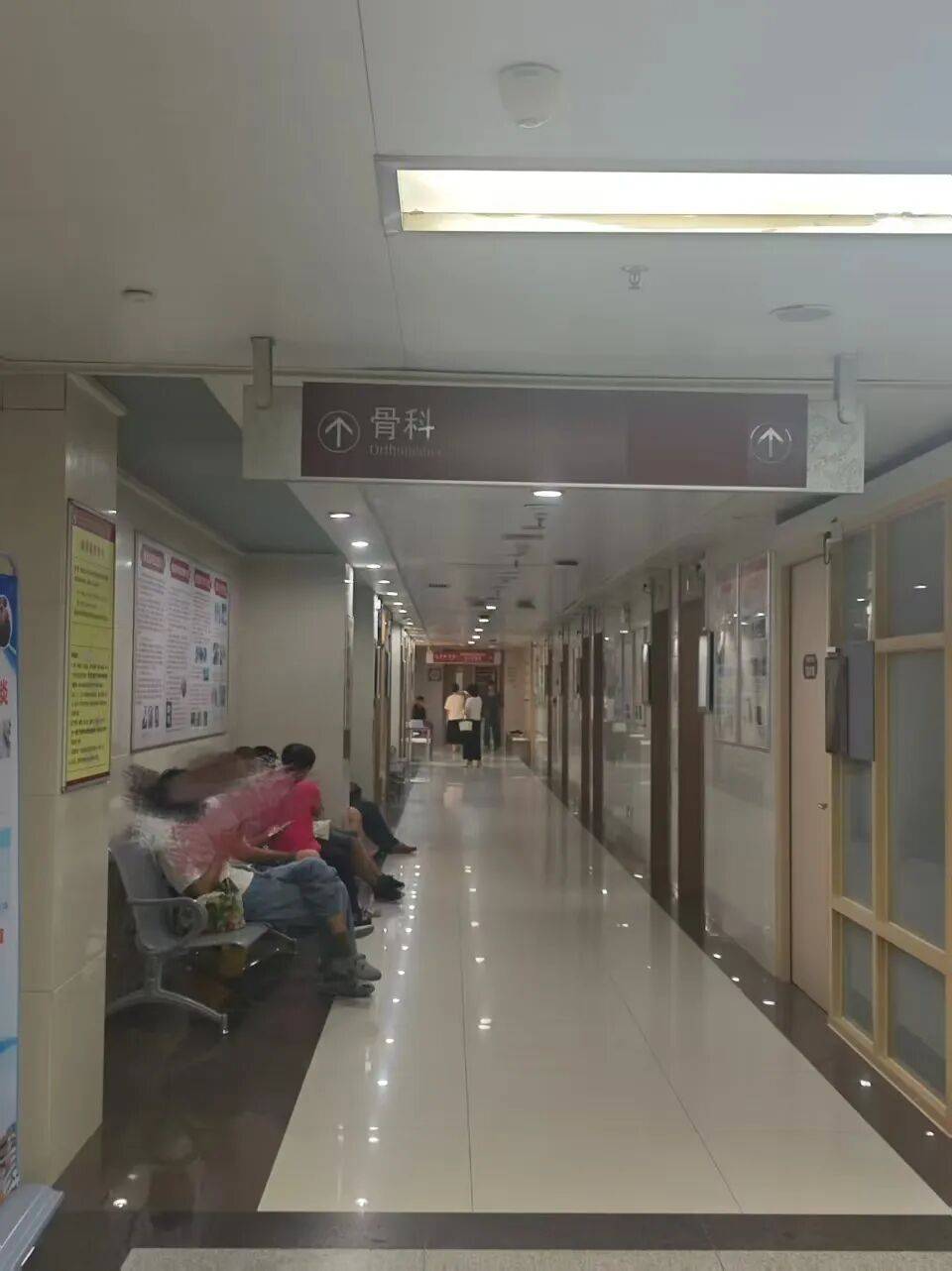 广州一医院发生伤医事件,参与抢救医生发声:他受伤很重,行凶者已被抓捕