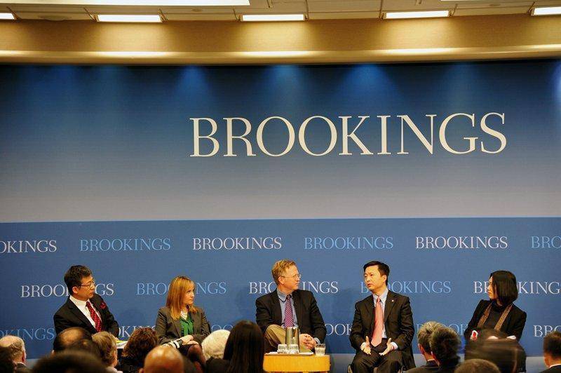 特朗普对华强硬施压,中国连续三月零购美原油,美紧急解除三项对华禁令